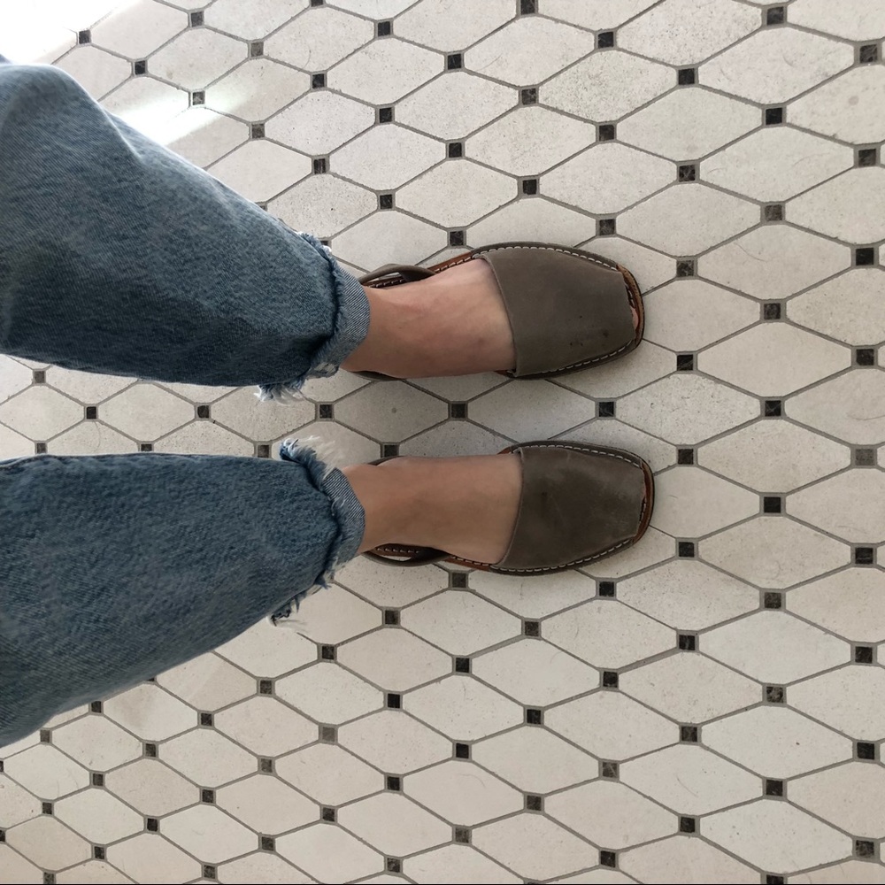 Brown pons flats